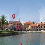 Nice Apartment In Vrboska With Wifi