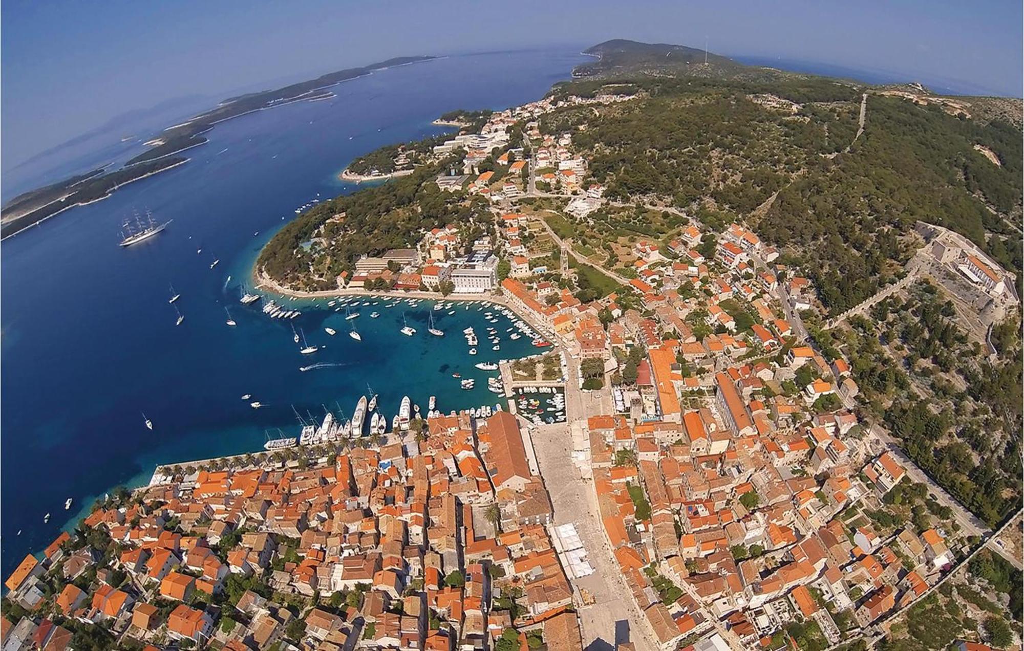 Apartament In With Wifi Vrboska